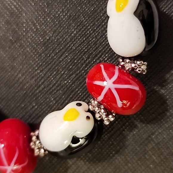 Large Lampwork Penguin Glass Stretch Bracelet - Picture 2 of 8